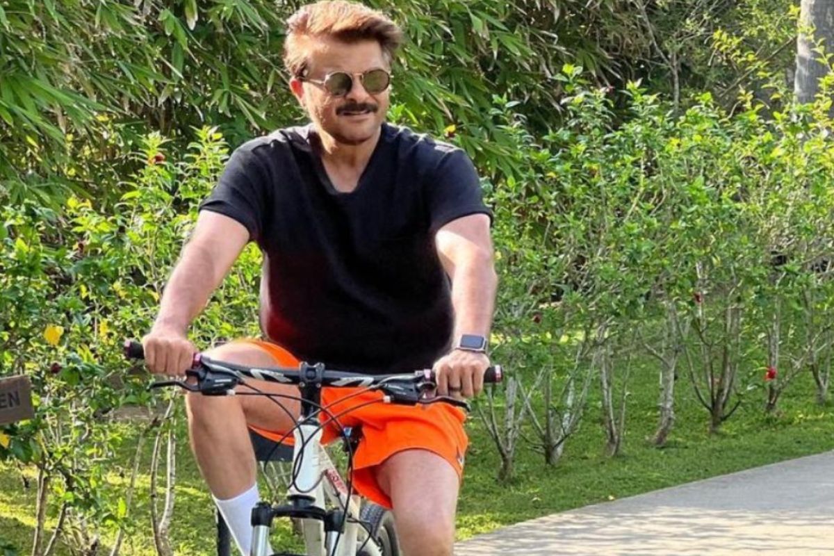 তিনি প্রতিদিন কিছু সময় সাইকেল চালান। নিয়মিত যোগা ও মেডিটেশনও করেন, যা তাঁকে মানসিকভাবে শান্ত ও ফোকাসড রাখে। অভিনেতার মতে, তিনি সবসময় এমন ফিট থাকেন যে চরিত্র অনুযায়ী চেহারা বদলাতে সময় খুব কমই লাগে। মাঝে মাঝে হেয়ারকাট বা ছোটখাটো লুক পরিবর্তন করলেই চলে।